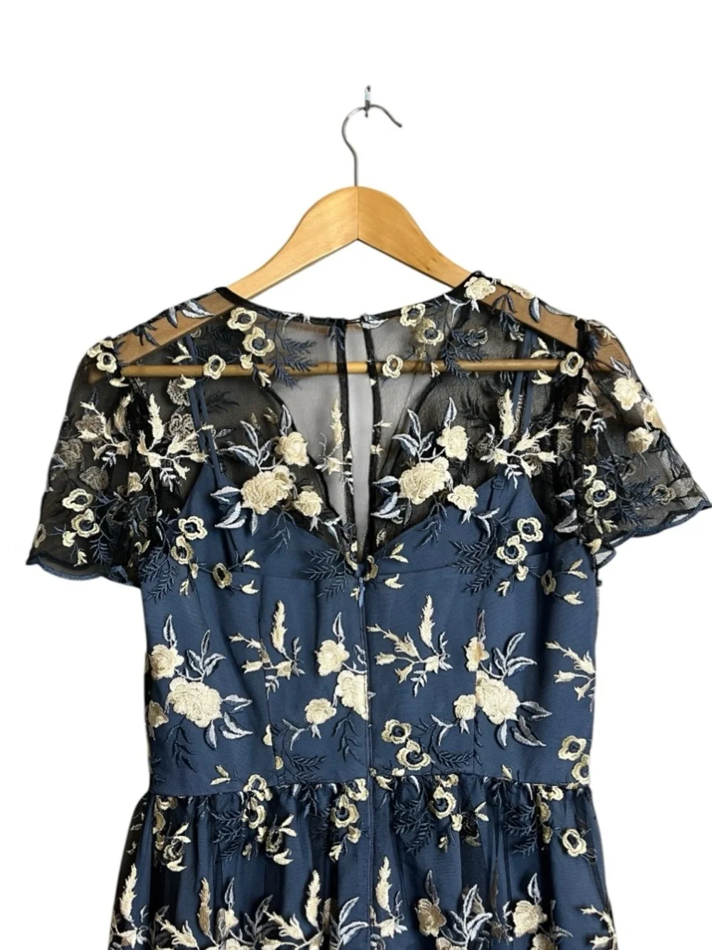 Gal Meets Glam Bridget size 6 - Picture 6 of 8